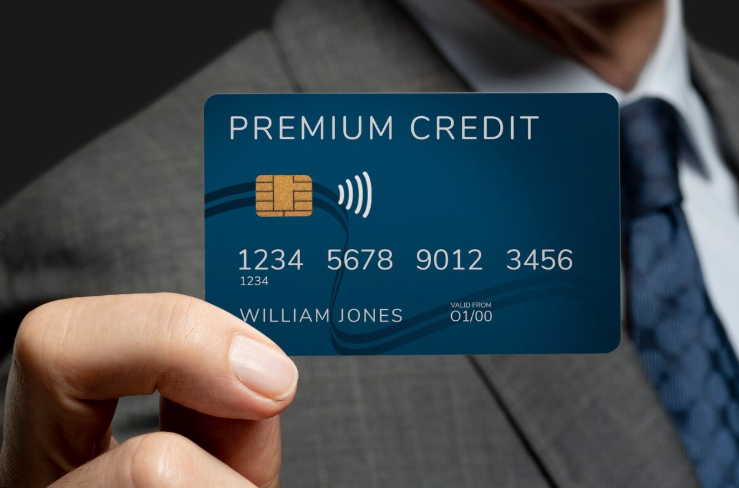 Cashback vs. Travel Rewards: Credit Card Strategies for Every Lifestyle
